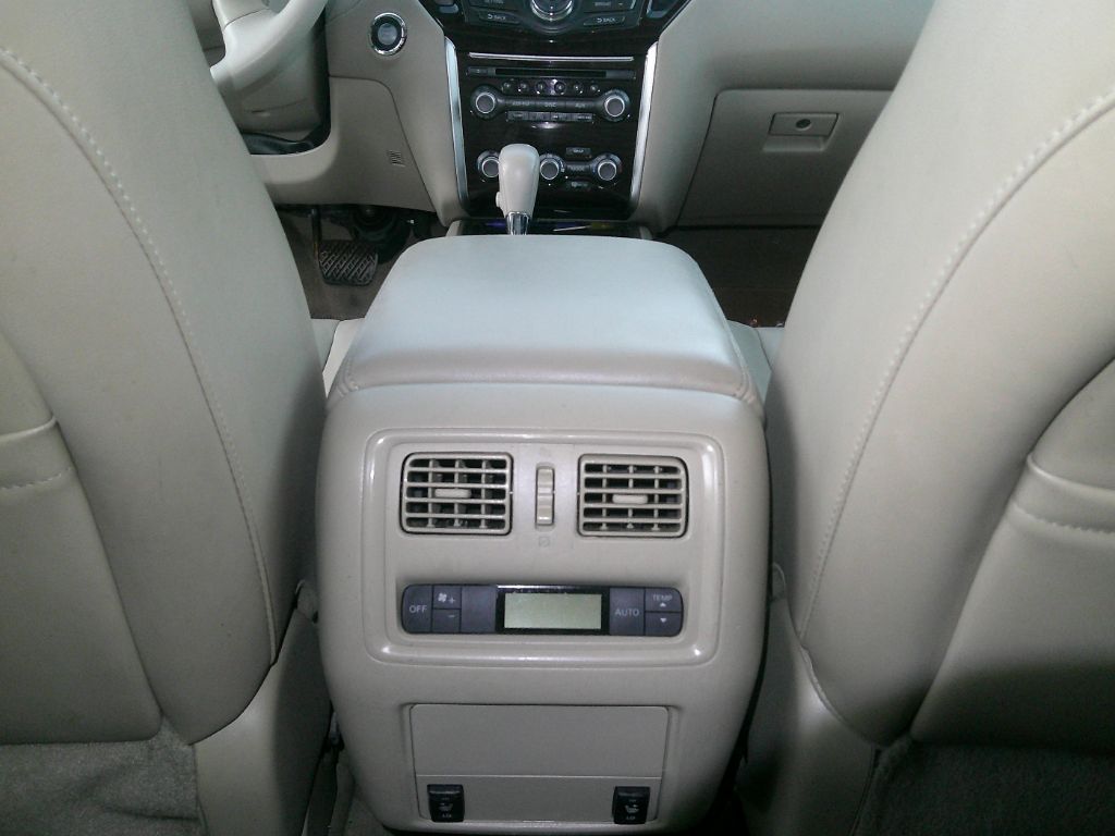 2013 Nissan Pathfinder S photo