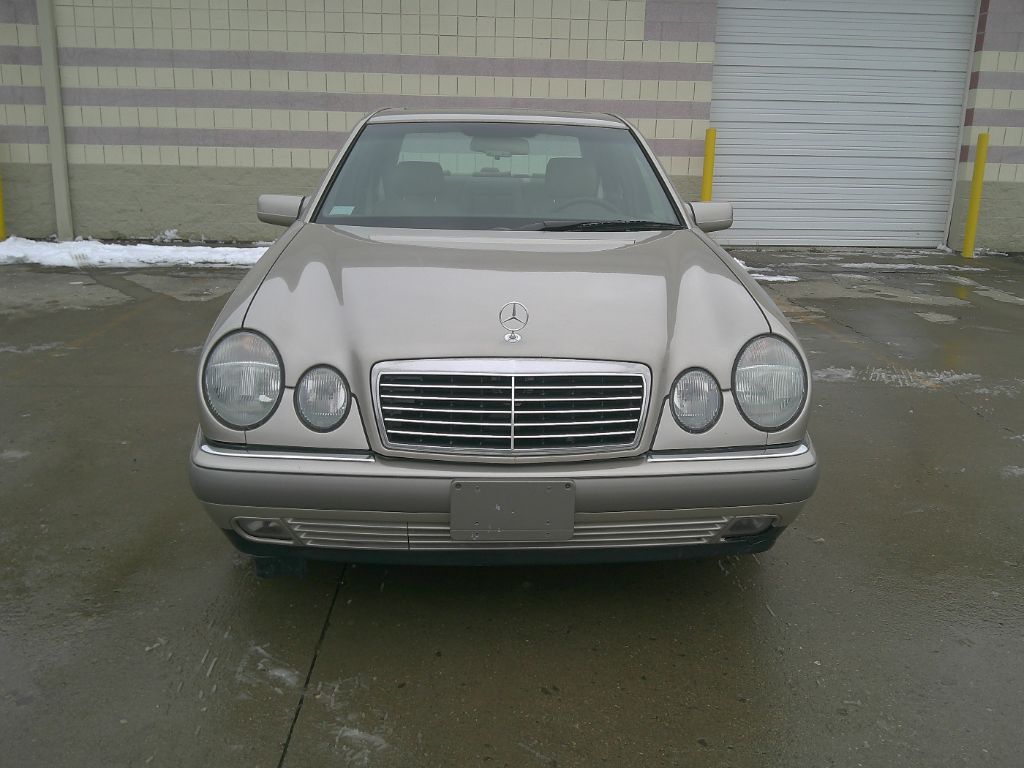1997 Mercedes-Benz E-Class E320 photo