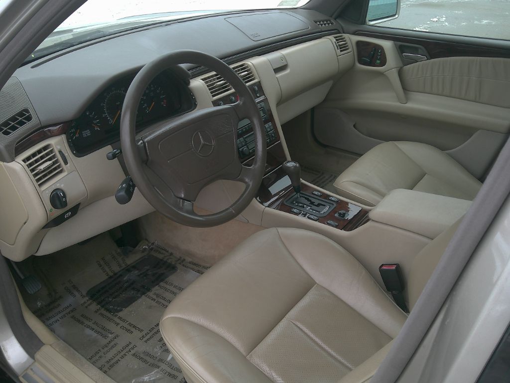 1997 Mercedes-Benz E-Class E320 photo