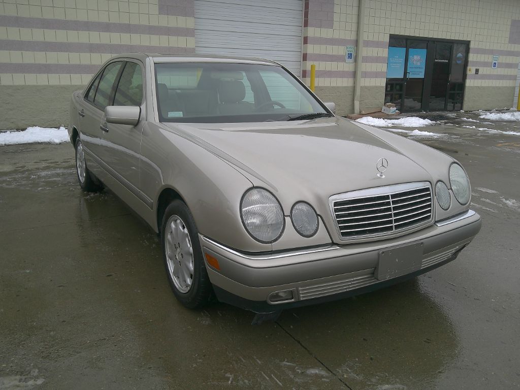 1997 Mercedes-Benz E-Class E320 photo