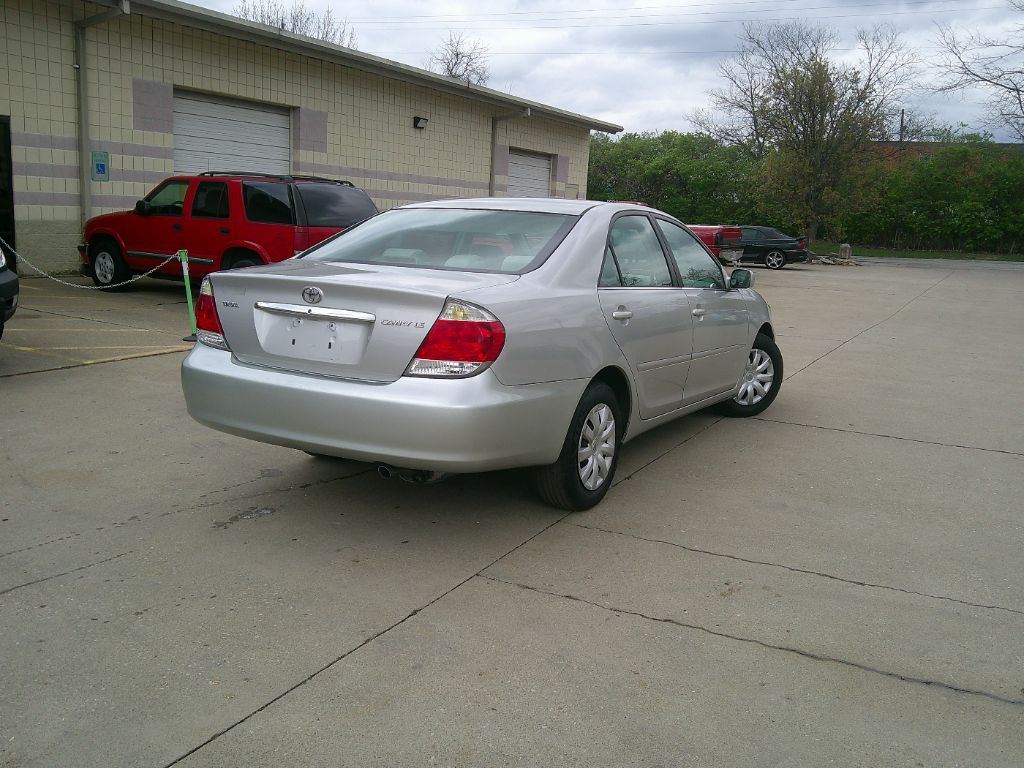 2005 Toyota Camry Standard photo