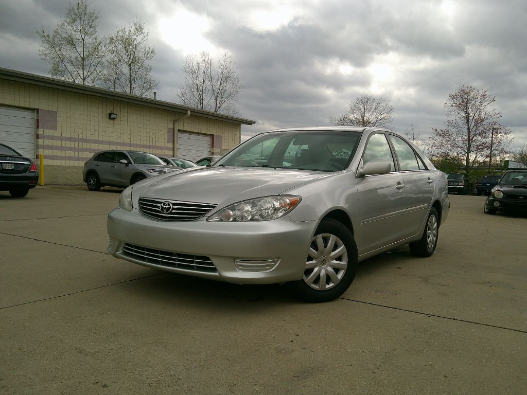 2005 Toyota Camry Standard photo