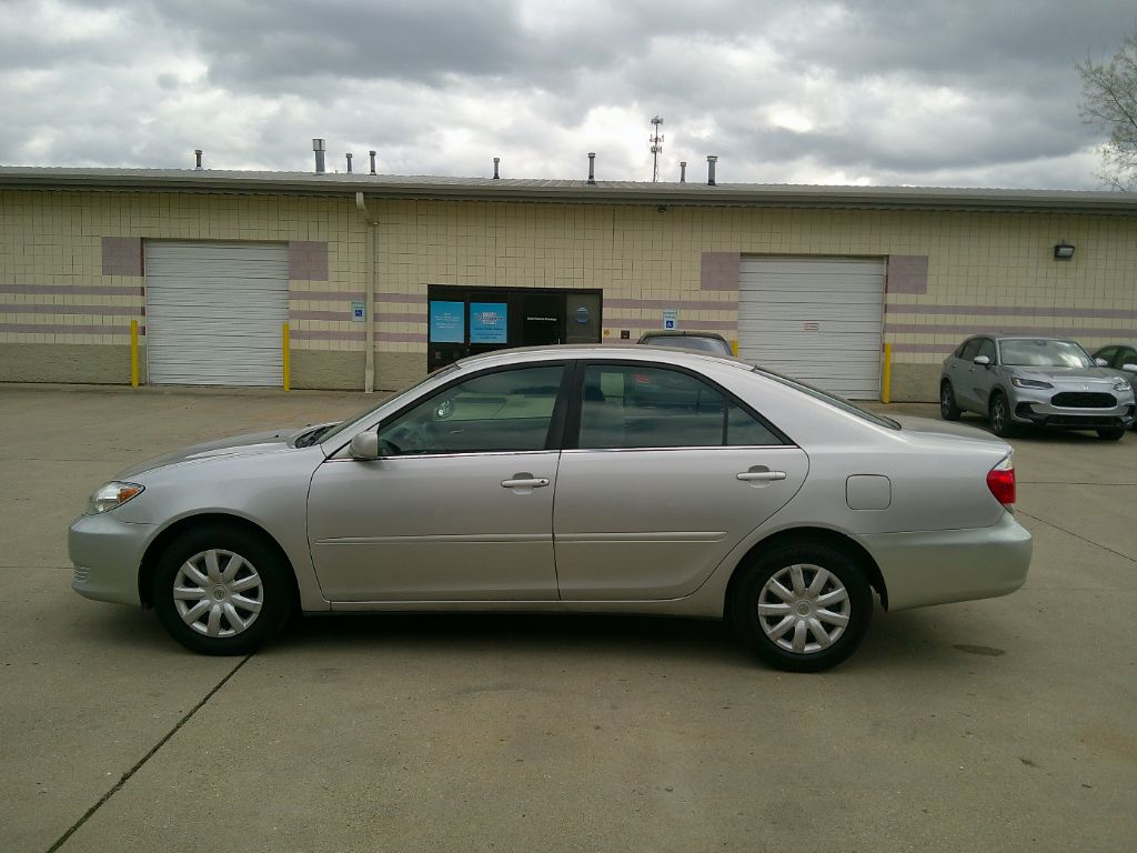 2005 Toyota Camry Standard photo