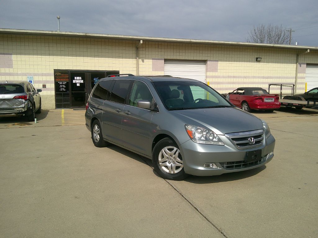 2005 Honda Odyssey Touring photo