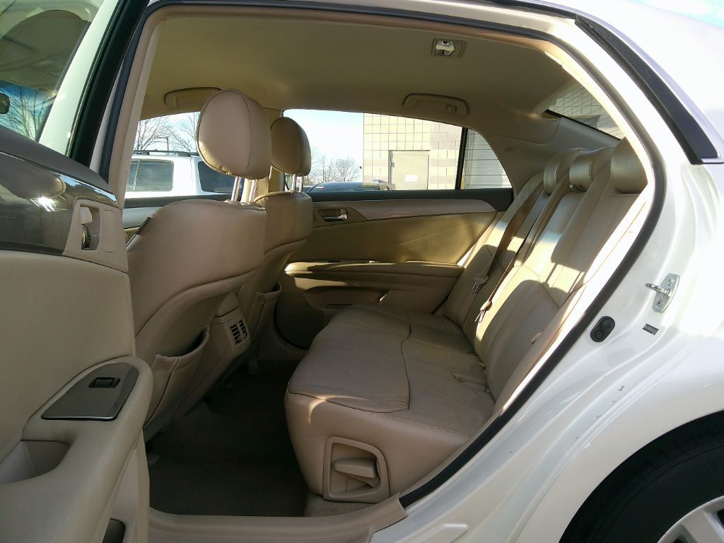 2005 Toyota Avalon XL photo