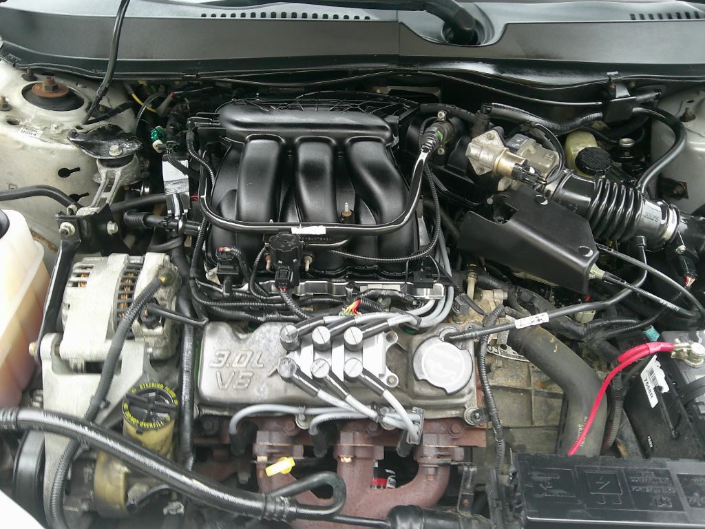 2004 Ford Taurus SE photo