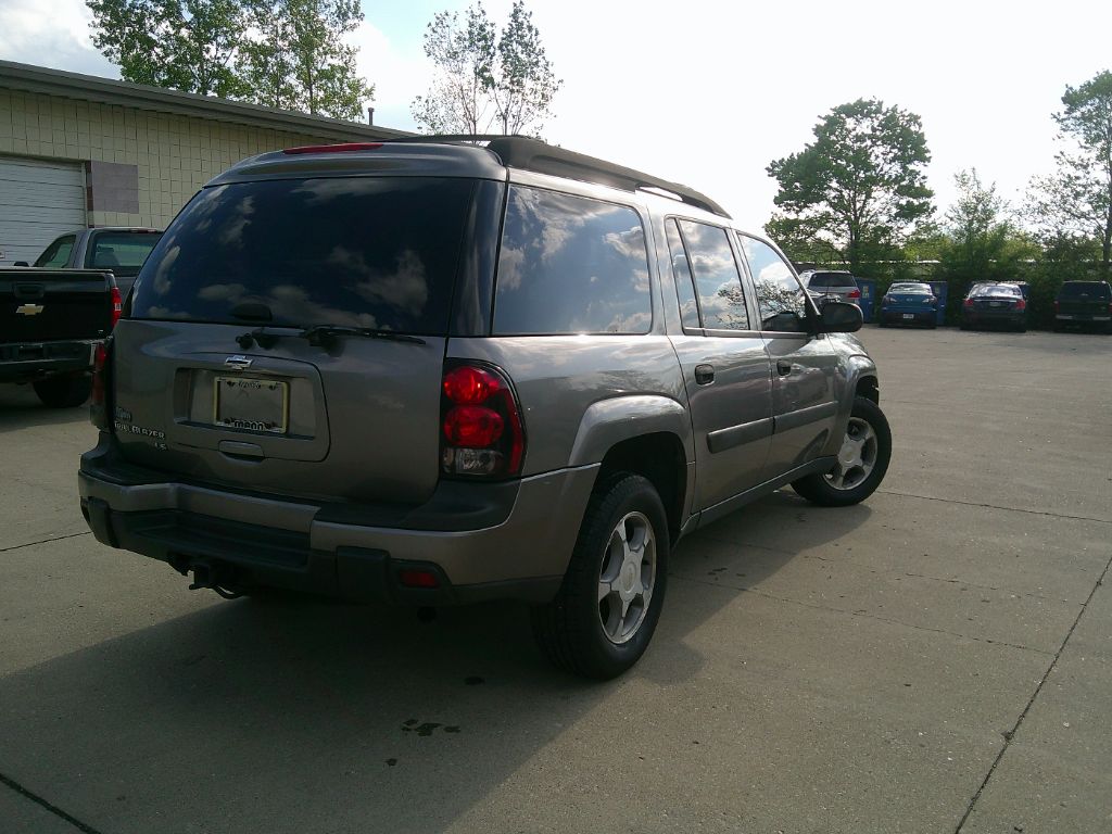 2005 Chevrolet SLX LS photo
