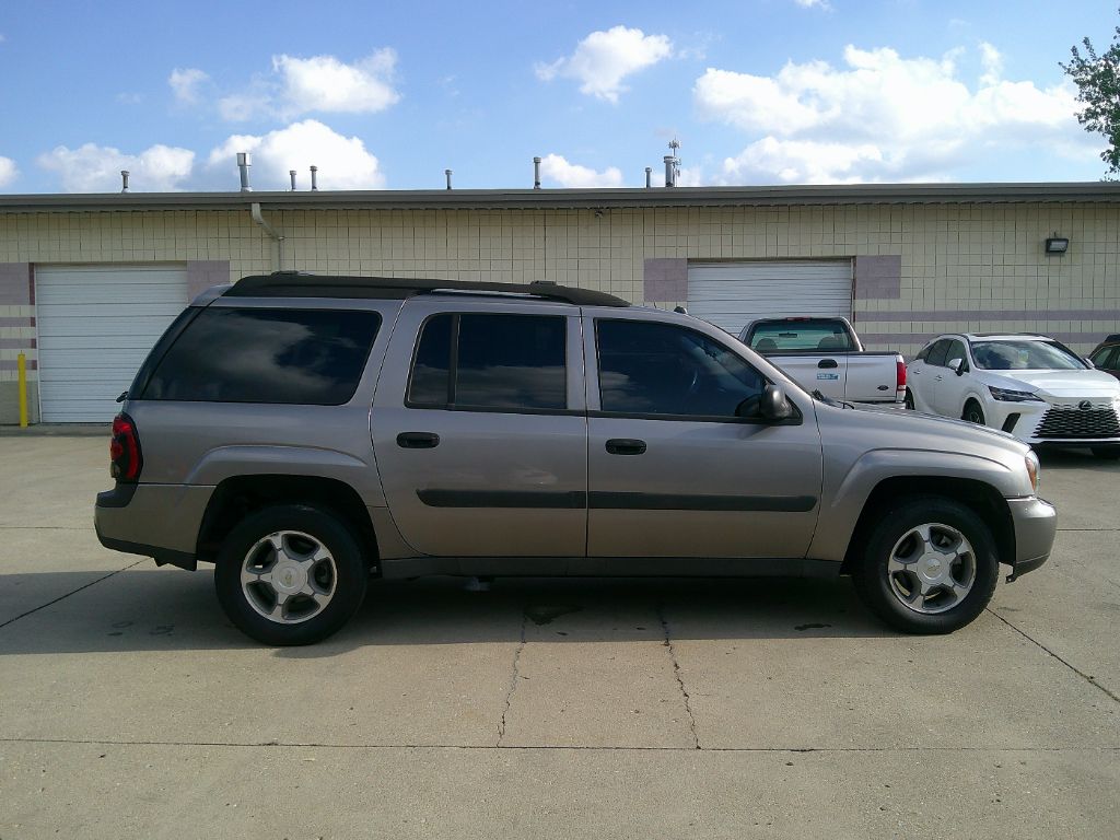 2005 Chevrolet SLX LS photo