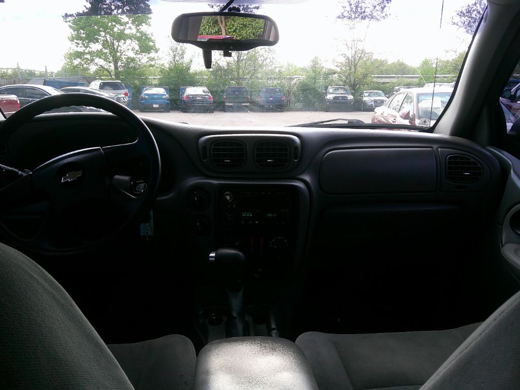 2005 Chevrolet SLX LS photo