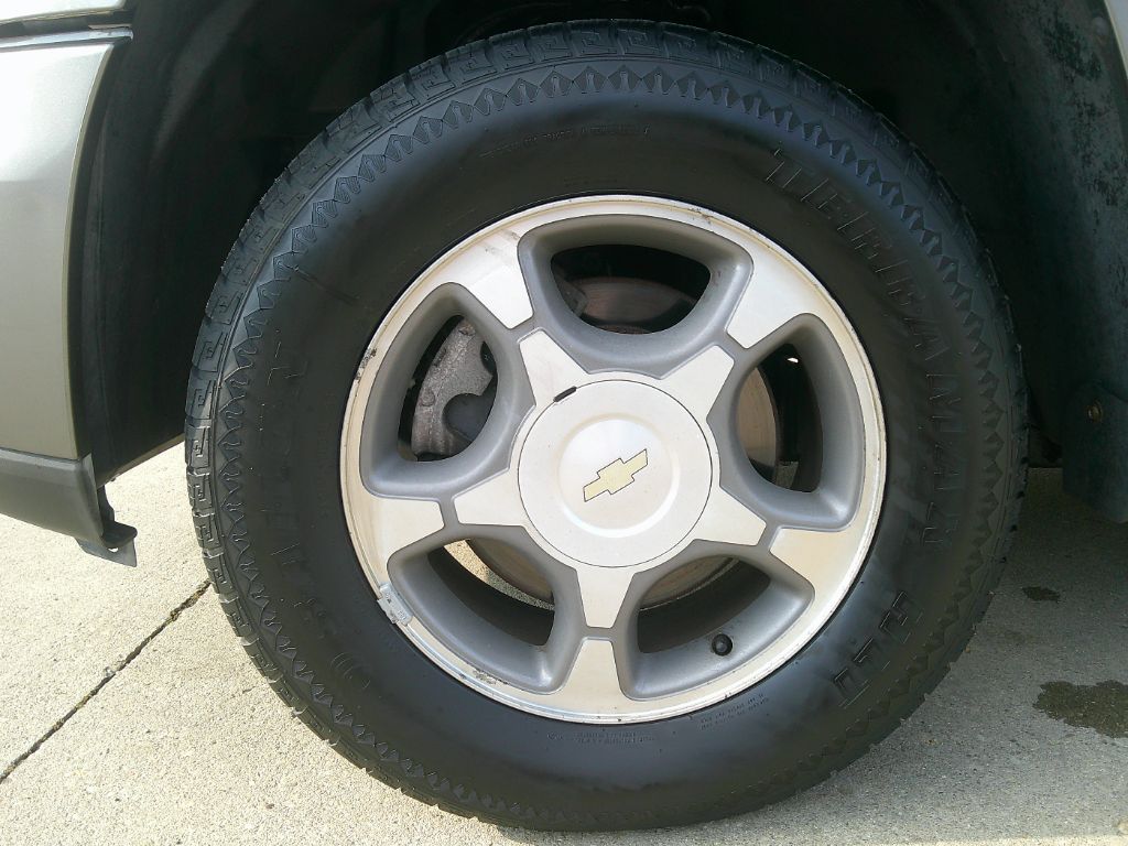 2005 Chevrolet SLX LS photo
