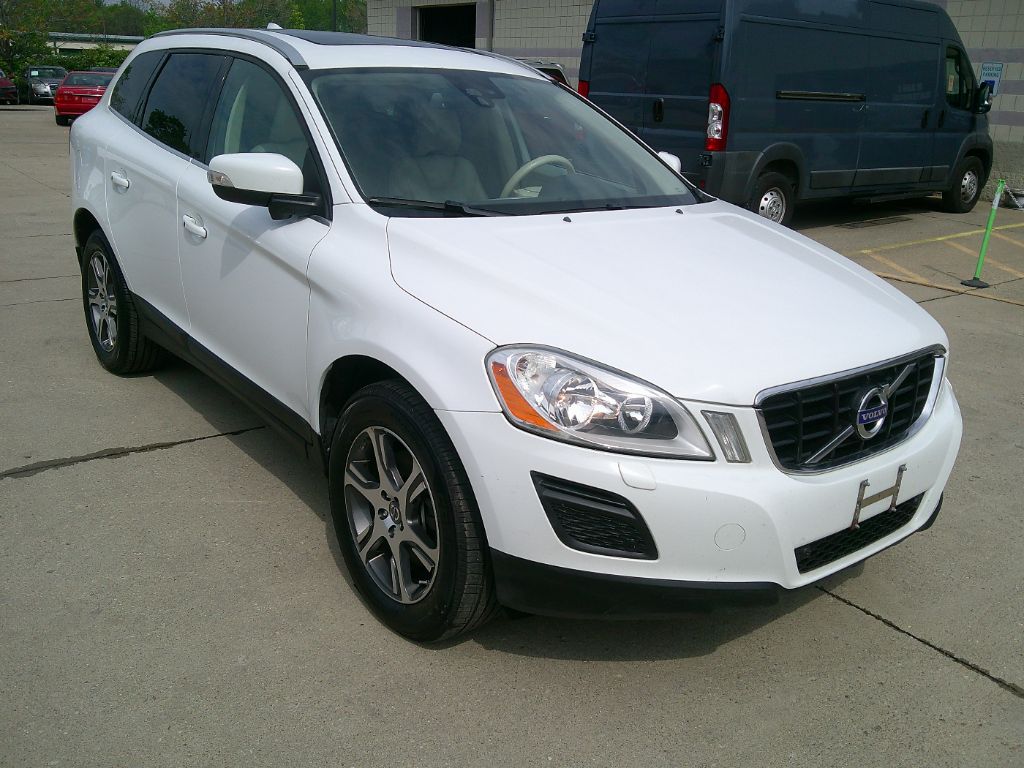 2011 Volvo XC60 T6 photo