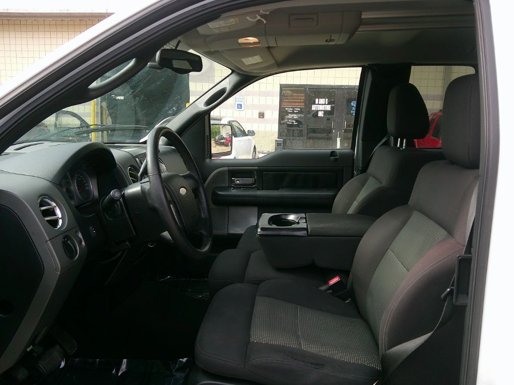 2005 Ford F-150 STX photo