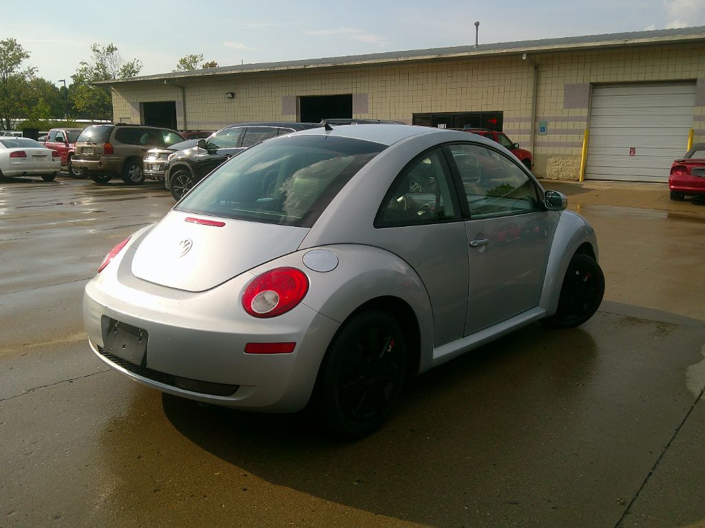 2010 Volkswagen Beetle - $7,497