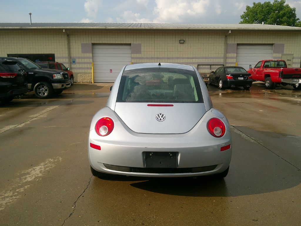 2010 Volkswagen Beetle - $7,497