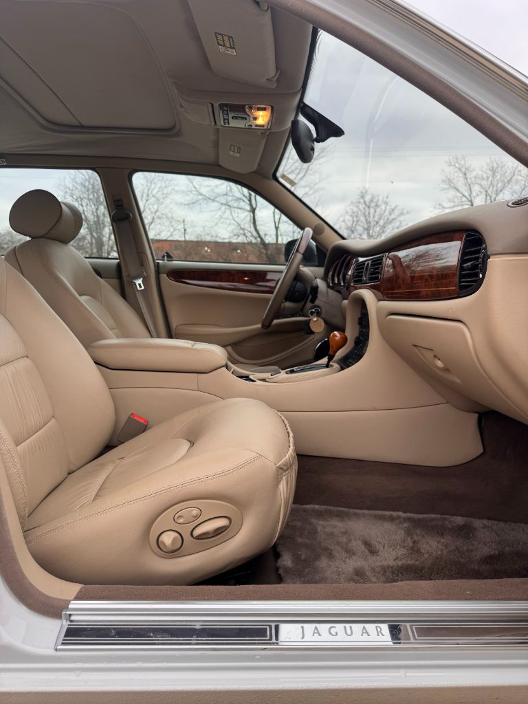 2001 Jaguar Vanden Plas - $18,997
