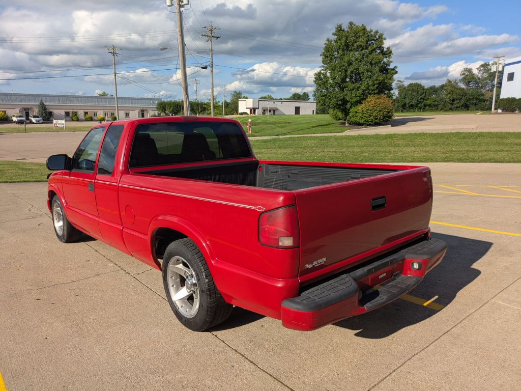 2001 Chevrolet S-10 Pickup - $6,997