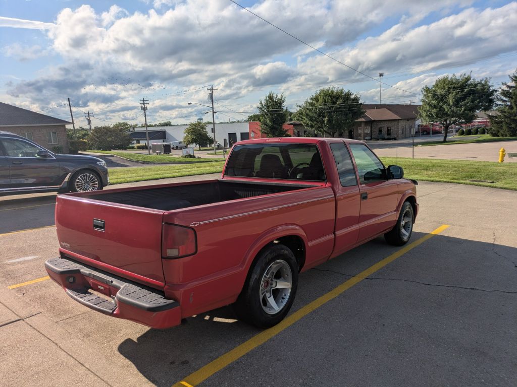 2001 Chevrolet S-10 Pickup - $6,997