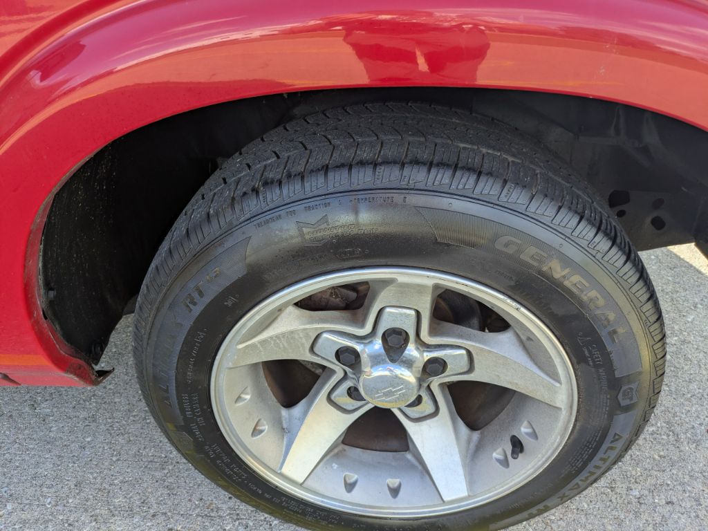 2001 Chevrolet S-10 Pickup - $6,997
