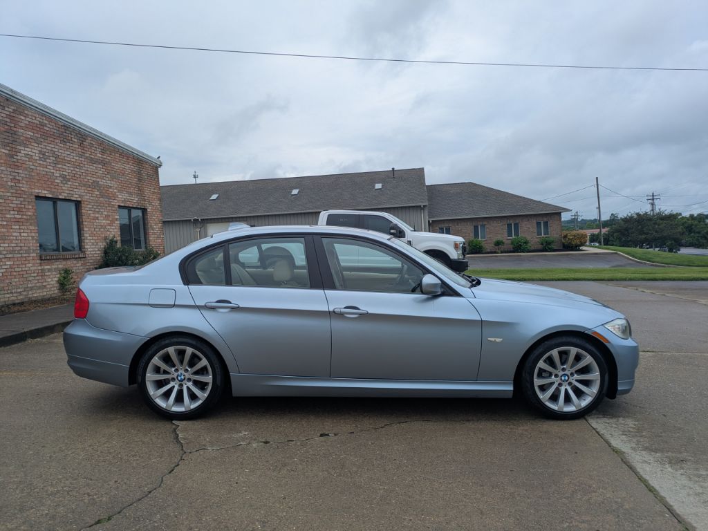 2011 BMW 328i - $10,497