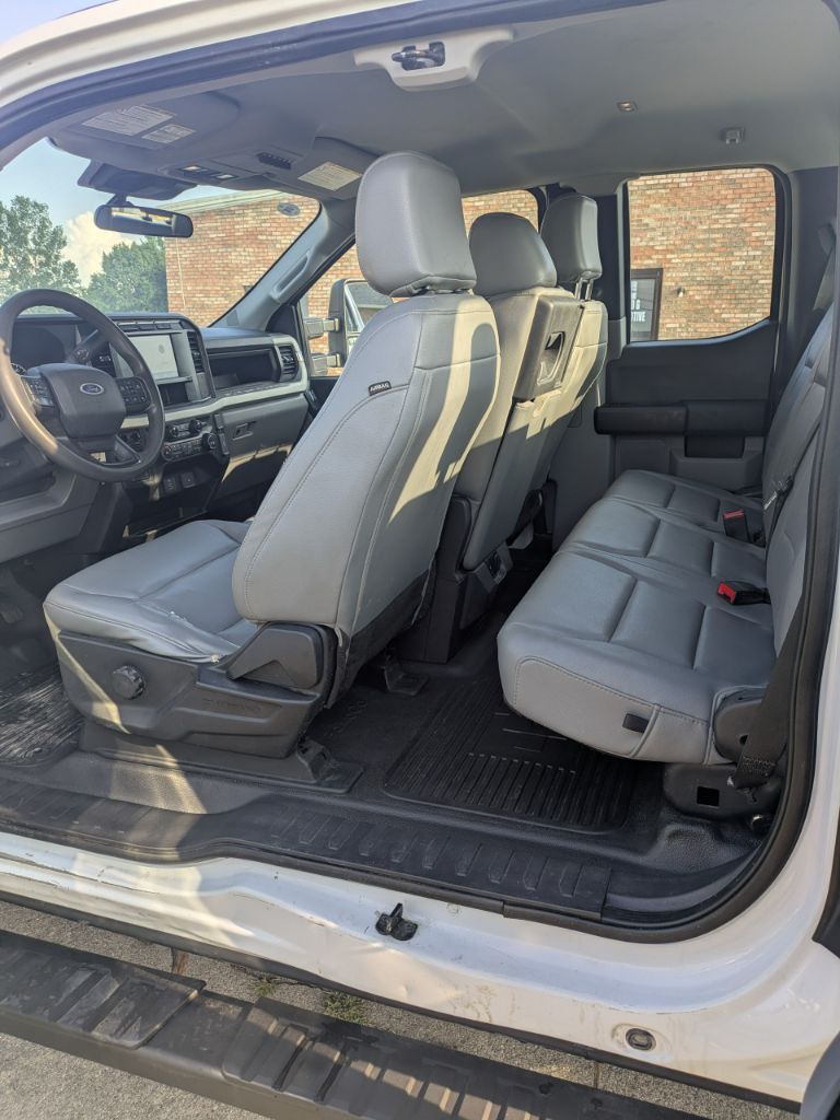 2023 Ford F-250 - $35,995