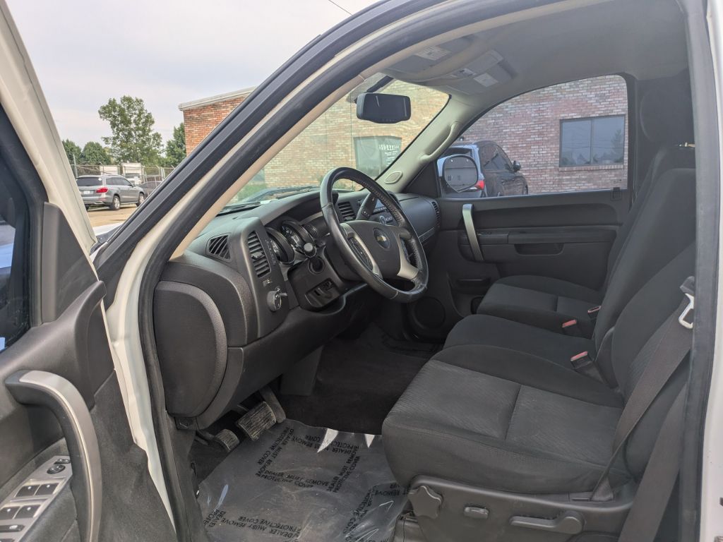 2012 Chevrolet Silverado - $16,995