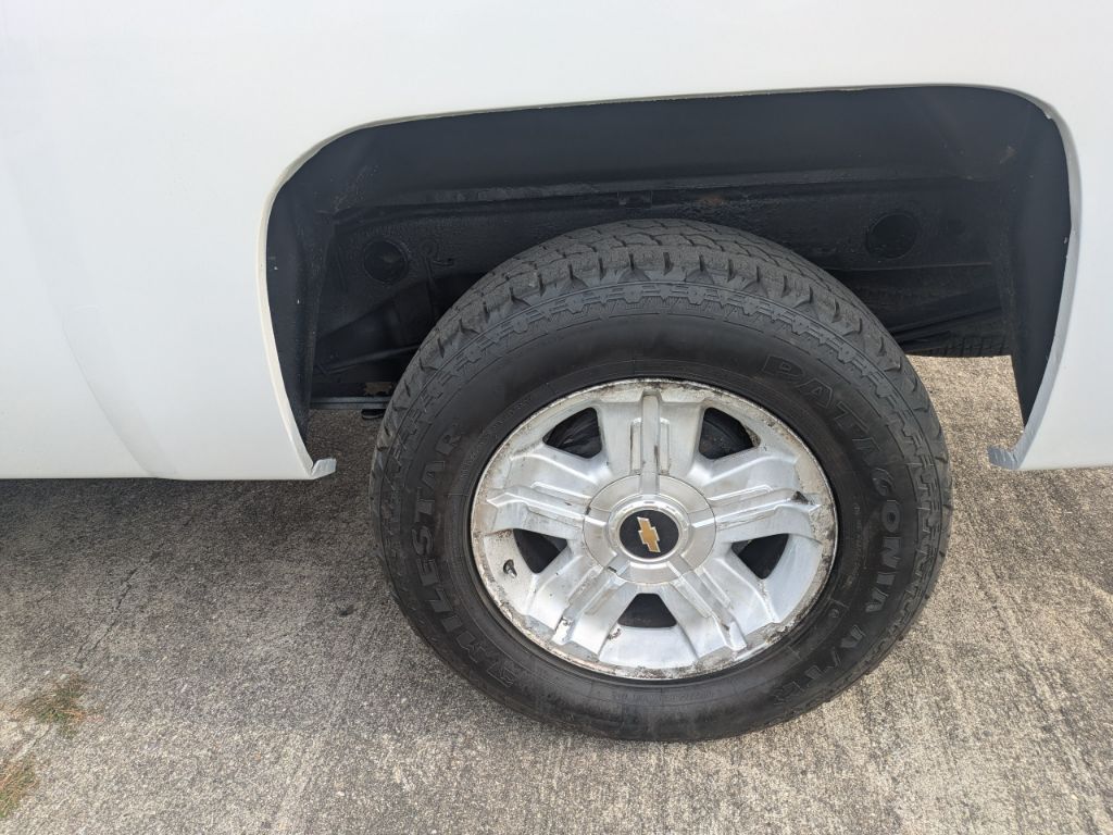 2012 Chevrolet Silverado - $16,995