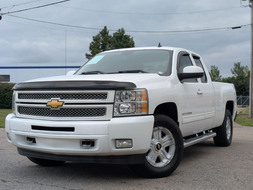 2012 Chevrolet Silverado - $16,995