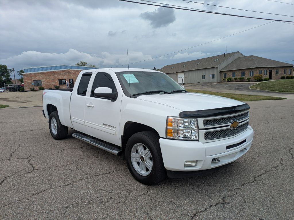 2012 Chevrolet Silverado - $16,995
