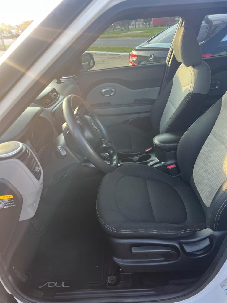 2015 Kia Soul + photo