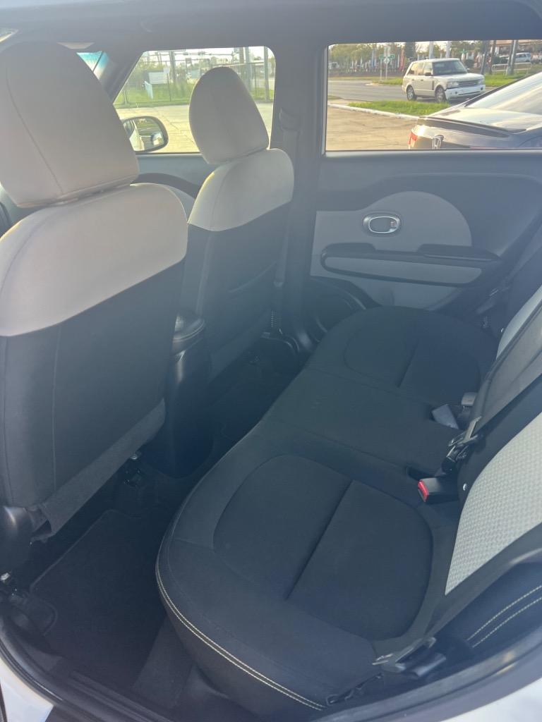 2015 Kia Soul + photo