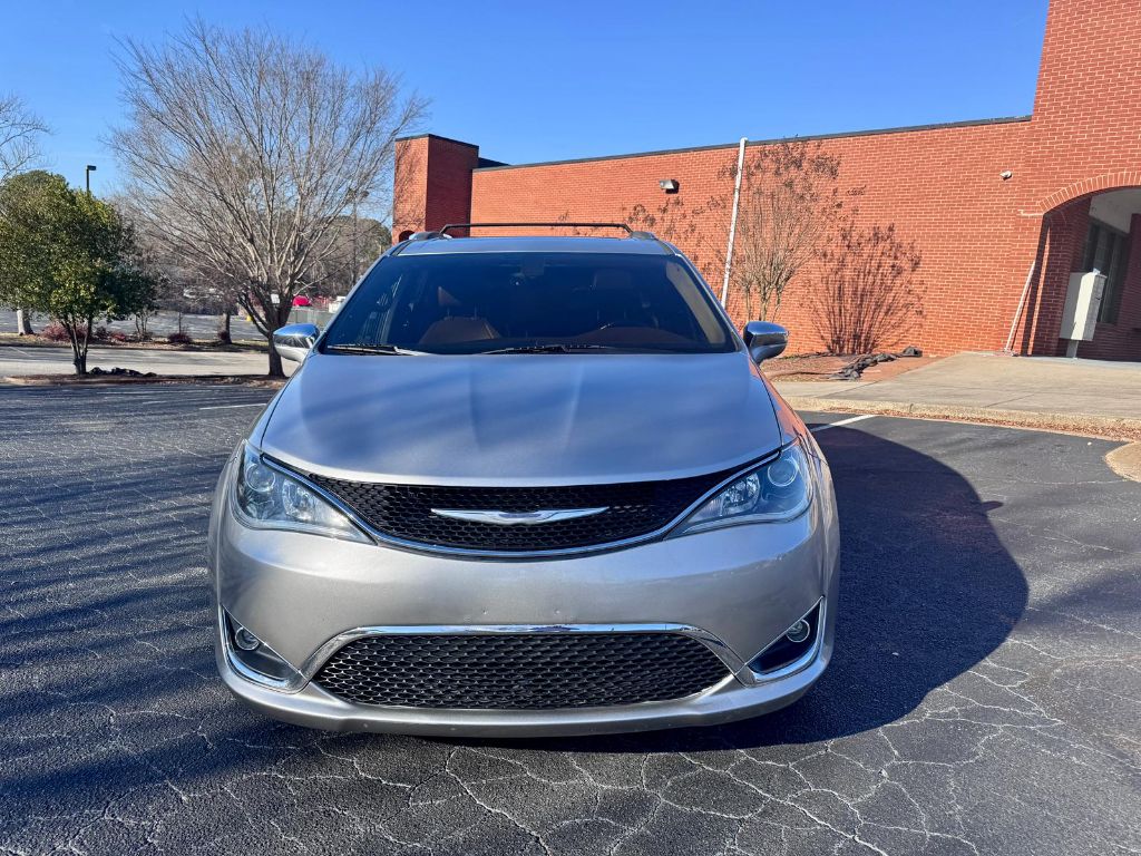 2017 Chrysler Pacifica Limited photo