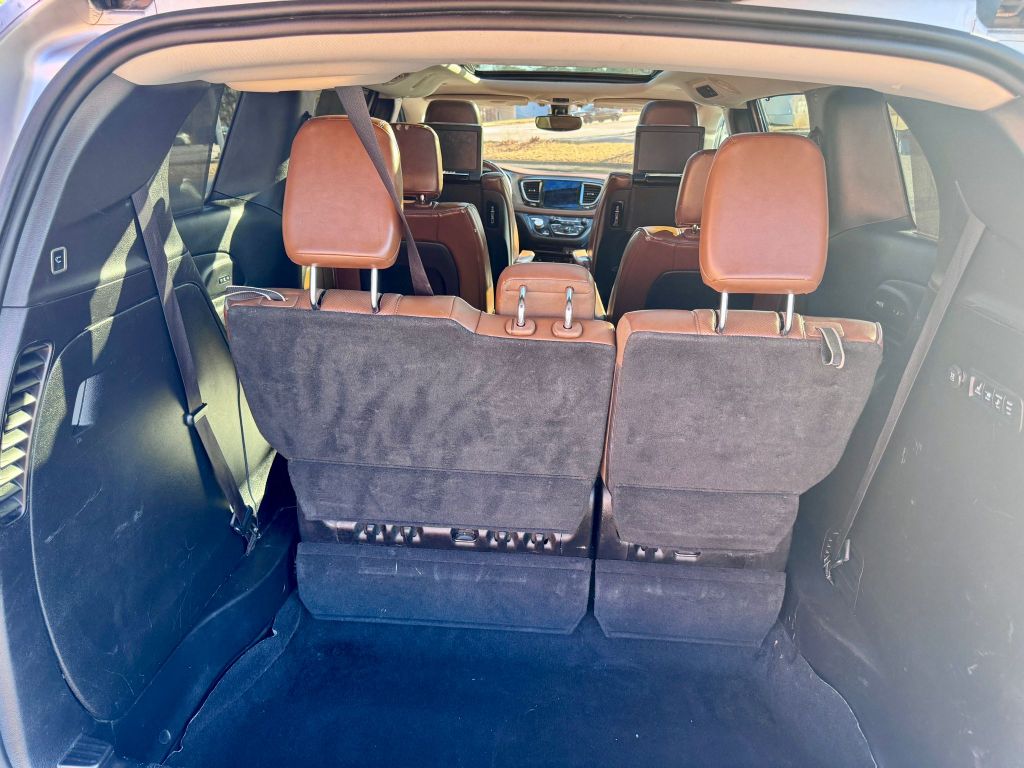 2017 Chrysler Pacifica Limited photo