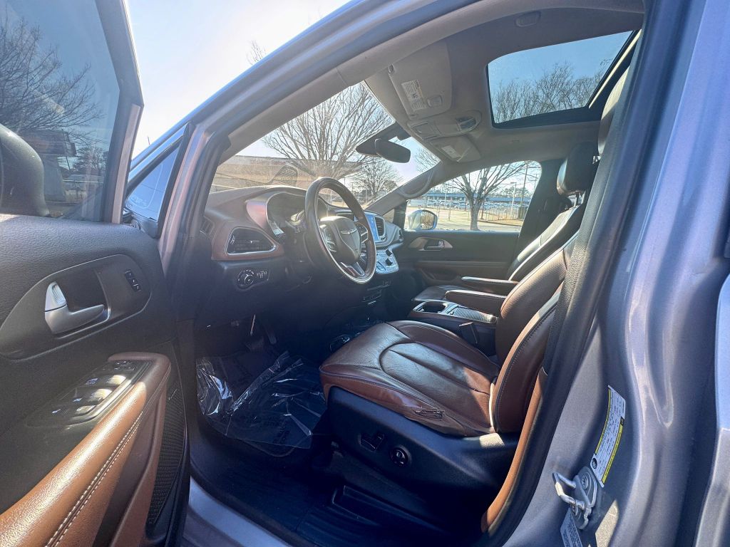 2017 Chrysler Pacifica Limited photo