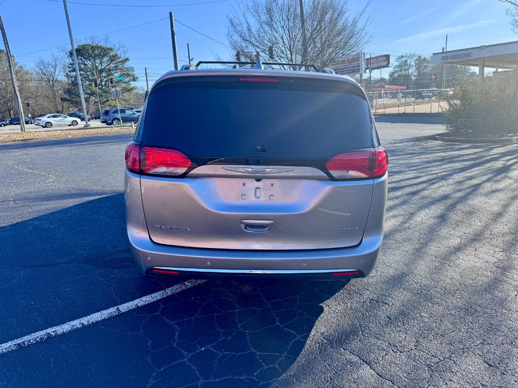 2017 Chrysler Pacifica Limited photo