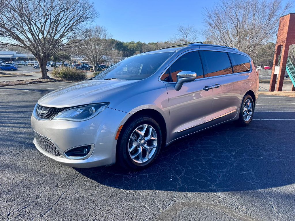 2017 Chrysler Pacifica Limited photo