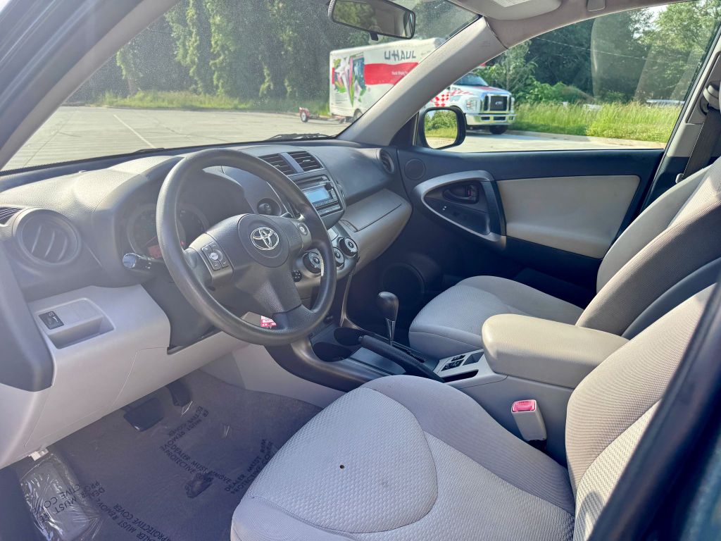 2012 Toyota RAV4 photo
