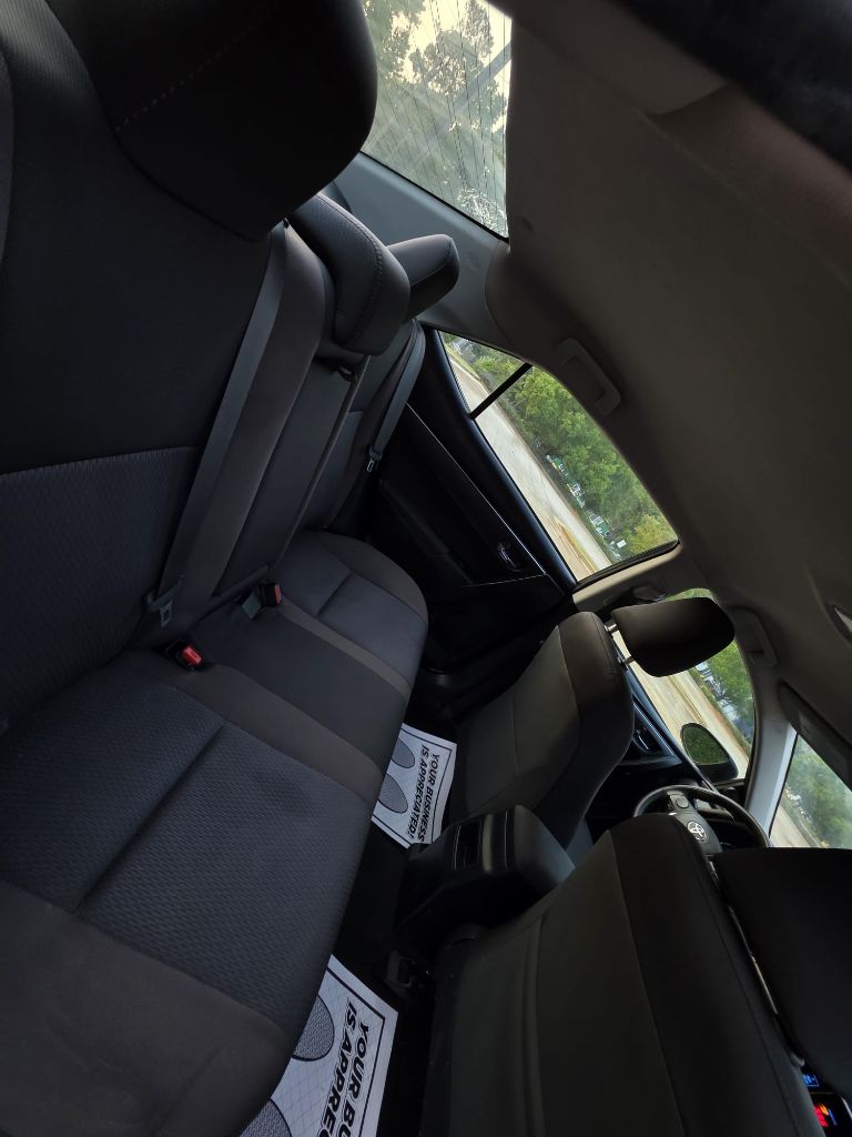 2019 Toyota Corolla LE photo
