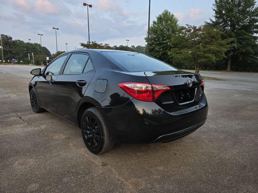 2019 Toyota Corolla LE photo