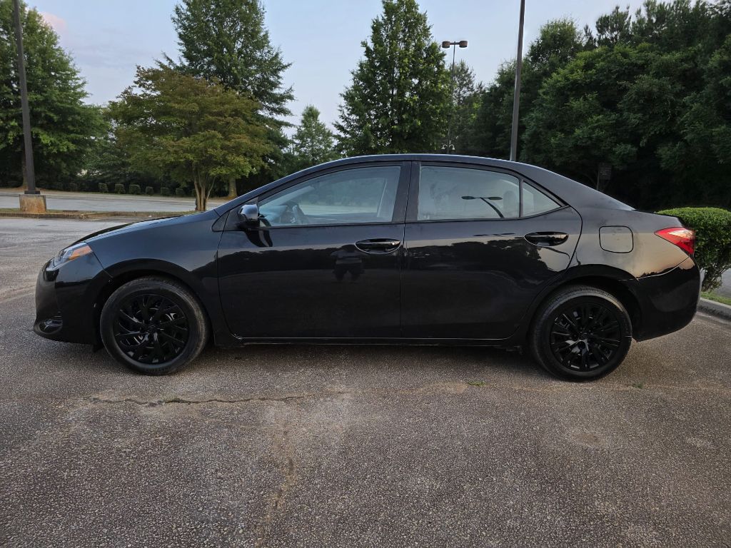 2019 Toyota Corolla LE photo