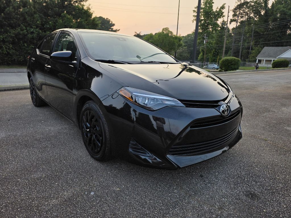 2019 Toyota Corolla LE photo