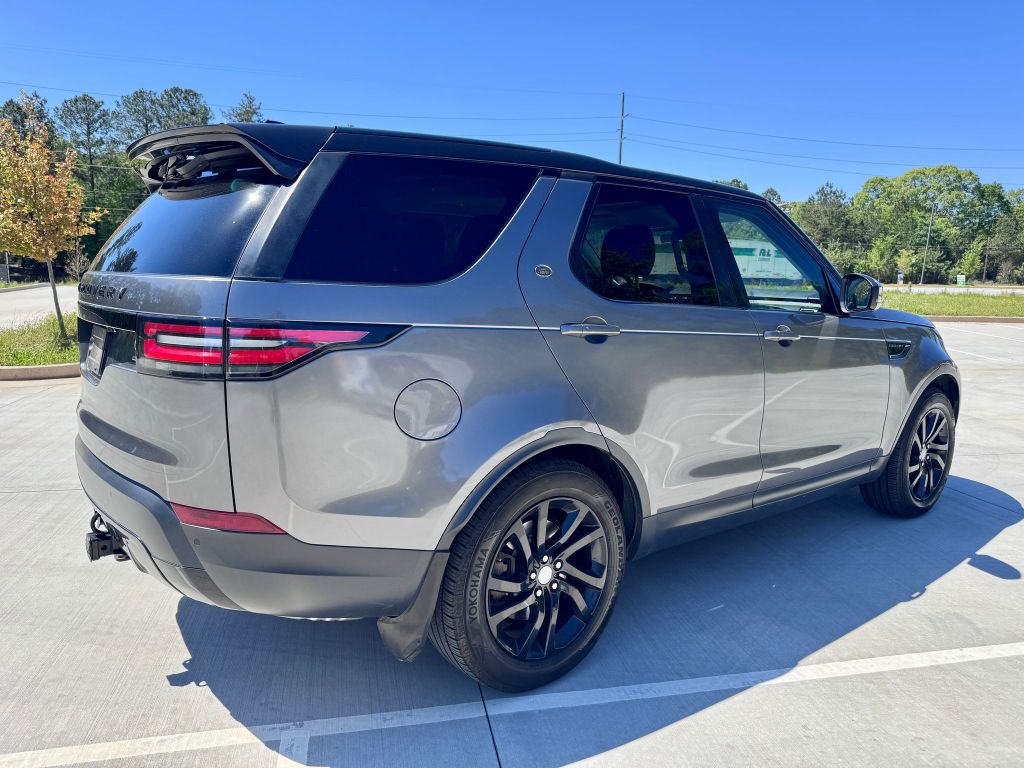 2017 Land Rover Discovery HSE photo