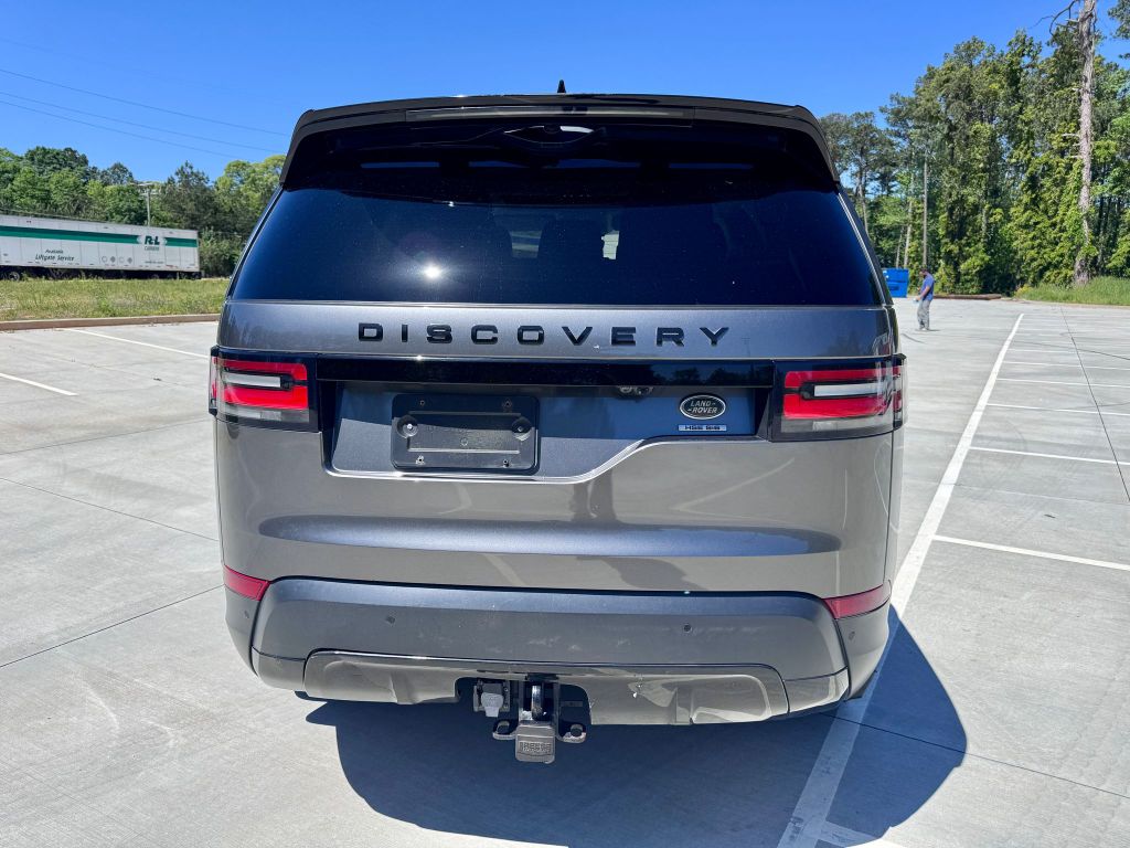 2017 Land Rover Discovery HSE photo