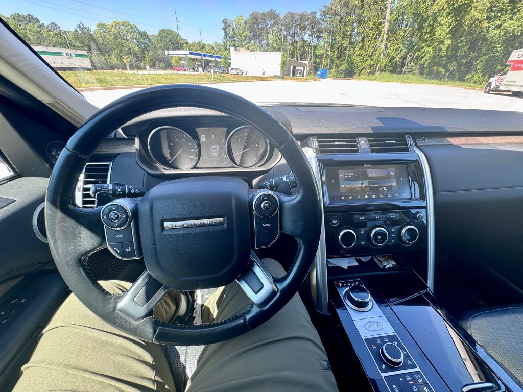 2017 Land Rover Discovery HSE photo