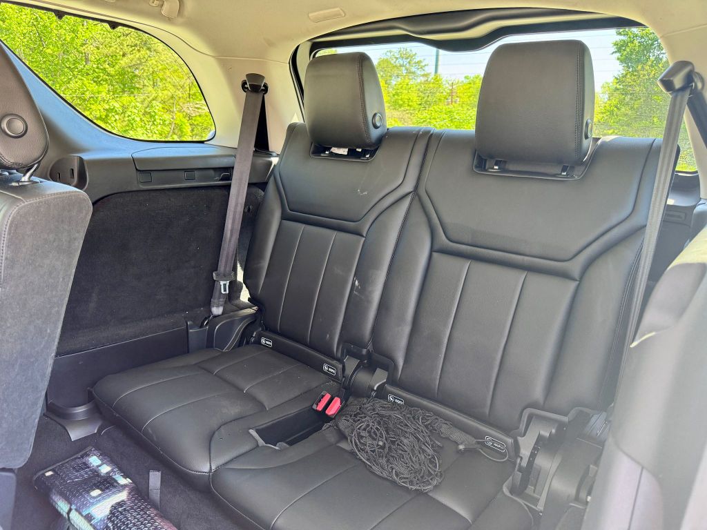 2017 Land Rover Discovery HSE photo