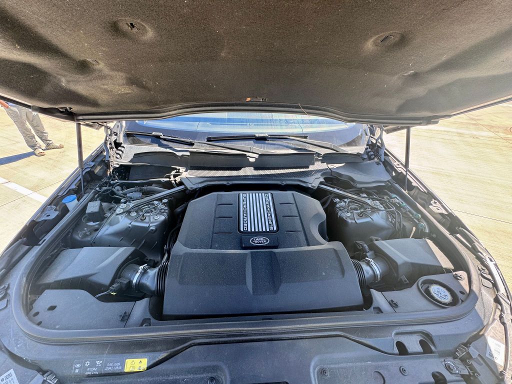 2017 Land Rover Discovery HSE photo