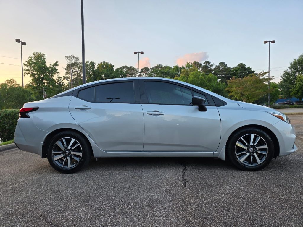 2020 Nissan Versa S photo