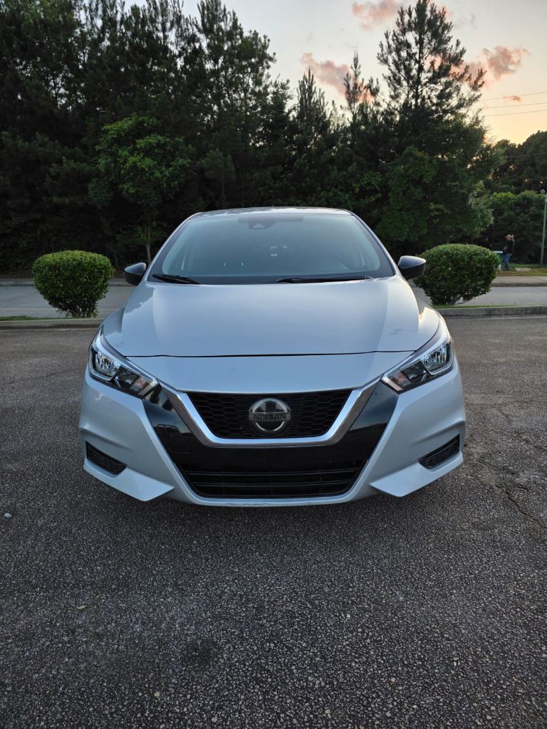 2020 Nissan Versa S photo