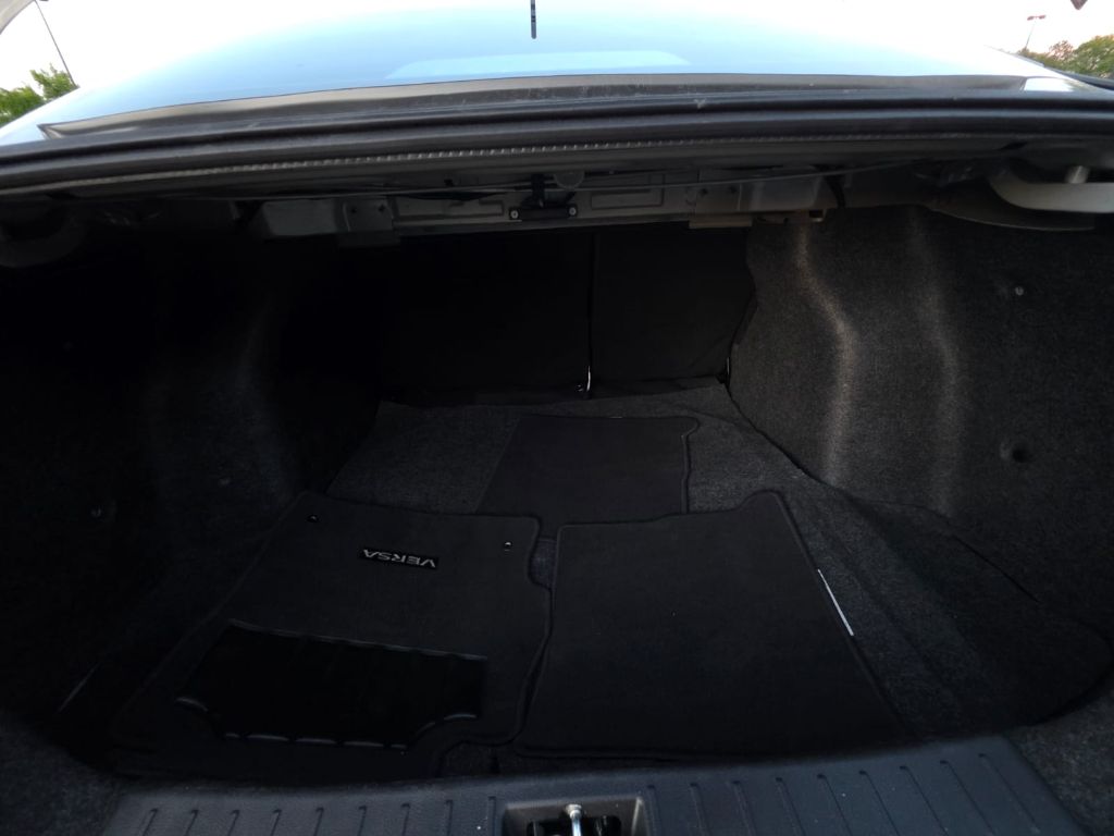 2020 Nissan Versa S photo