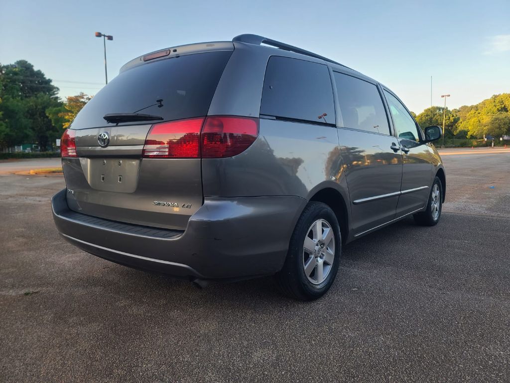 2004 Toyota Sienna CE 7 Passenger photo