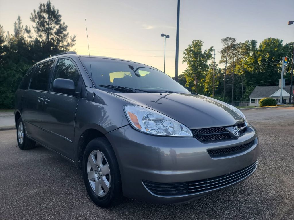 2004 Toyota Sienna CE 7 Passenger photo